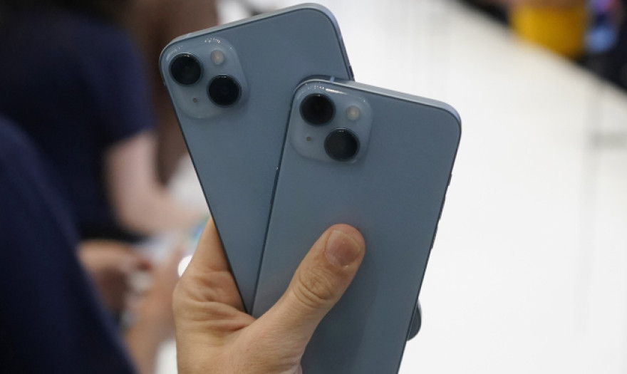 Οι πωλήσεις της Apple σημείωσαν τη μεγαλύτερη πτώση από το 2019