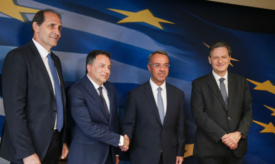 Παράδοση - παραλαβή στο υπουργείο Οικονομικών: «Η ελληνική οικονομία γύρισε σελίδα» τόνισε ο Σταϊκούρας
