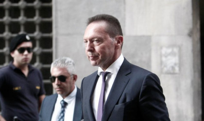 Στουρνάρας: Βάναυση θεσμική εκτροπή του Πολάκη
