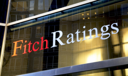 Fitch: Υποβάθμισε σε «αρνητική» την προοπτική αξιολόγησης του μακροπρόθεσμου αξιόχρεου των ΗΠΑ