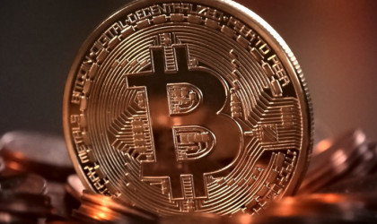 Ανώμαλη προσγείωση για το bitcoin στα 3.400 δολάρια