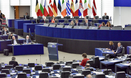 Η Κομισιόν ανανεώνει την άδεια χρήσης της γλυφοσάτης για δέκα χρόνια