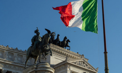 Χαμηλό δύο εβδομάδων για τις αποδόσεις των ιταλικών ομολόγων