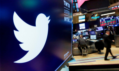 Twitter: Η Κομισιόν ανησυχεί για την διακοπή λειτουργίας των γραφείων στις Βρυξέλες και τις χιλιάδες απολύσεις