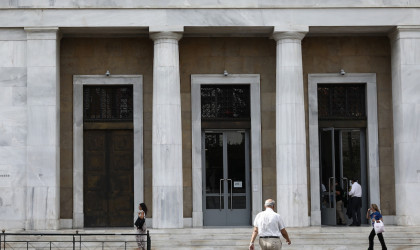 Επαφές ΤτΕ με ξένους θεσμικούς για το σχέδιο