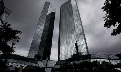 Πακτωλός δισεκατομμυρίων από την Deutsche Bank στον Τραμπ