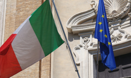 S&P: Στην βαθμίδα ΒΒΒ η Ιταλία με αρνητικό outlook