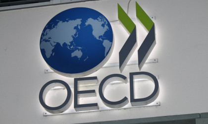 ΟΟΣΑ: Μικρότερη η ύφεση της παγκόσμιας και της ευρωπαϊκής οικονομίας το 2020