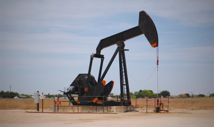 Πετρέλαιο: Κάτω από τα 50 δολάρια το βαρέλι, το αργό