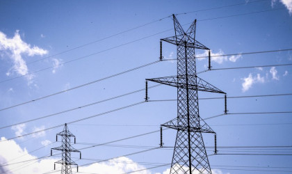 ΙΕΝΕ: Χαμηλότερες οι τιμές σε ρεύμα και φυσικό αέριο σε σχέση με πέρσι