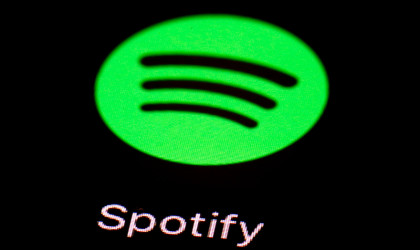 Spotify: Ο CEO υπερασπίζεται τη διατήρηση των podcast του αμφιλεγόμενου Τζο Ρόγκαν