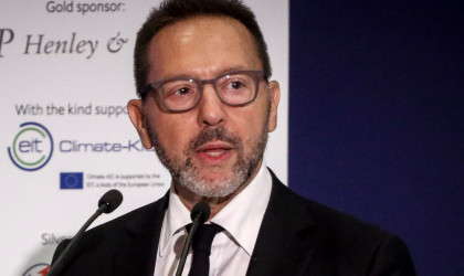 Στουρνάρας: Πλήρης άρση των capital controls το 2019
