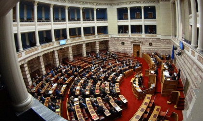 Βουλή: Υπερψηφίστηκε το νομοσχέδιο για τον θεματικό τουρισμό