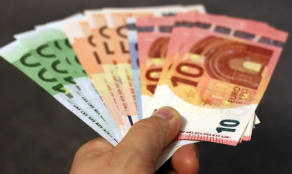 Ακριβαίνει το κόστος παραγωγής στις υπηρεσίες