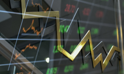 Ισχυρή άνοδος τραπεζικών μετοχών και 10ετών ομολόγων
