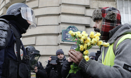 Δεκάδες συλλήψεις «κίτρινων γιλέκων» στο Παρίσι