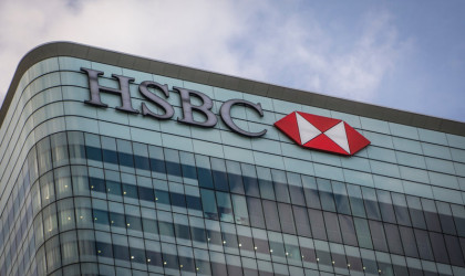 Βρετανία: Καταργεί άλλες 10.000 θέσεις εργασίας η HSBC
