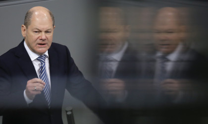 Γερμανία: Σε δύο «στρατόπεδα» κυβέρνηση και θεσμοί - Στη μέση η ισχυρότερη οικονομία της Ευρώπης
