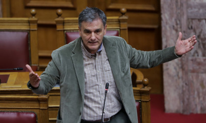 Τσακαλώτος: Απολογισμός και ευθύνες στους προηγούμενους