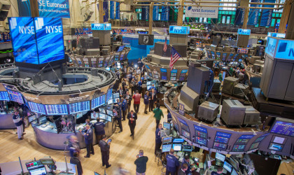Χάνει τη «μάχη» για τις 23.000 μονάδες η Wall Street