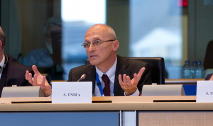 Ενρία: Οι ελληνικές τράπεζες πρέπει να επιταχύνουν την μείωση των κόκκινων δανείων