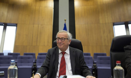 Γιούνκερ: Αυξήθηκε ο κίνδυνος άτακτου Brexit