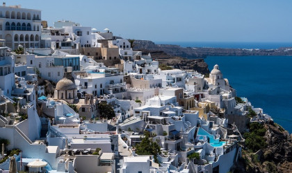 Απειλούμενο είδος για τα ξενοδοχεία ο... Έλληνας τουρίστας