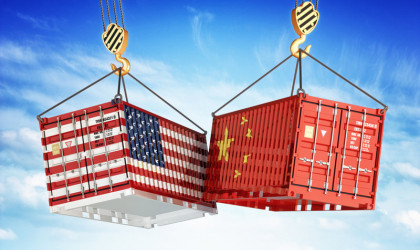 «Θύματα» του εμπορικού πολέμου οι πολίτες ΗΠΑ και Κίνας