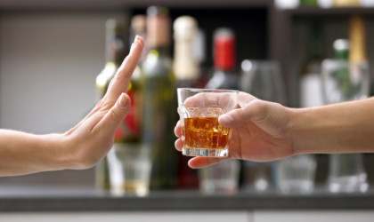 Μελέτη ΙΟΒΕ: Ισχυρό πλήγμα στον κλάδο αλκοολούχων ποτών