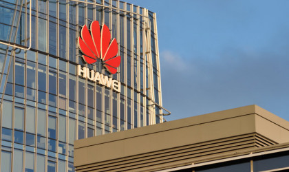 Huawei: Απαντάει στις αμερικανικές κυρώσεις με απολύσεις
