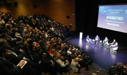 Ασφαλιστικό: «Μονόδρομος οι τρεις πυλώνες»