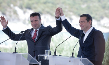 Επίσημα υποψήφιοι για Νόμπελ οι Τσίπρας - Ζάεφ