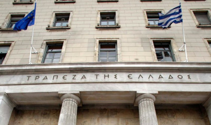 Εκτοξεύτηκαν οι καταθέσεις στις τράπεζες