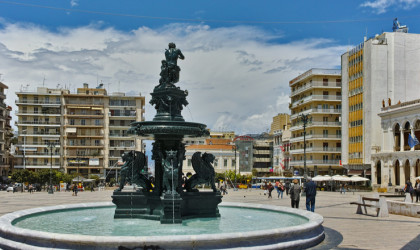 Κατεβάζουν ρολά τα καταστήματα εστίασης στην Πάτρα