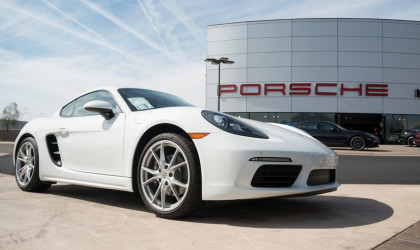 Η Porsche ανακαλεί περισσότερα από 42.000 οχήματα