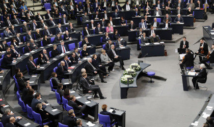 Γερμανία: Εντονη κριτική της αντιπολίτευσης για το lockdown