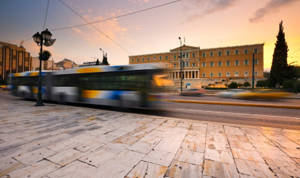 Διαγωνισμός για λεωφορεία δύο μέρες πριν τις εκλογές