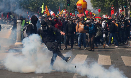 Νέα επεισόδια στη Γαλλία - Ενώθηκαν "γιλέκα" και Black Blocs