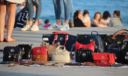 Στα 552 εκατ. το κόστος από τις «μαιμούδες» για την ελληνική οικονομία 