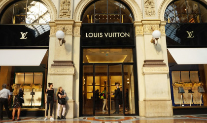 Η ιστορία της Louis Vuitton αποκαλύπτεται