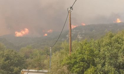 Μεγάλη φωτιά στη Ζάκυνθο -Εκκενώνονται σπίτια και ξενοδοχείο