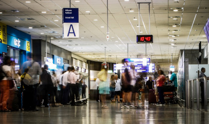«Απογειώνεται» η επιβατική κίνηση στα αεροδρόμια
