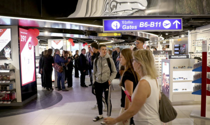«Τσουχτερές» τιμές στα duty free των ελληνικών αεροδρομίων