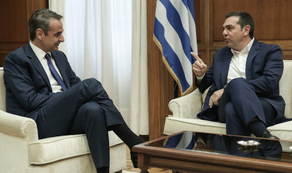 Συνάντηση Μητσοτάκη – Τσίπρα -Οι πρώτες ατάκες
