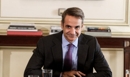 Handelsblatt: Ο Μητσοτάκης στρώνει κόκκινο χαλί στους επενδυτές