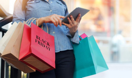 Black Friday: 7 στους 10 Έλληνες σκέφτονται να ψωνίσουν