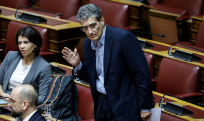 Το μπάρμπεκιου με χοιρινό «άναψε» φωτιές στο πολιτικό σκηνικό