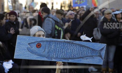 Ιταλία: Στους δρόμους της Ρώμης πάλι το «Κίνημα της σαρδέλας»