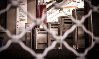 Απεργία την Πέμπτη στα μέσα σταθερής τροχιάς