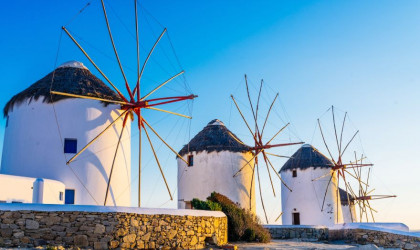 ΑΑΔΕ: 12 νέα λουκέτα για φοροδιαφυγή σε Μύκονο, Πάρο, Χαλκιδική, Κύθηρα